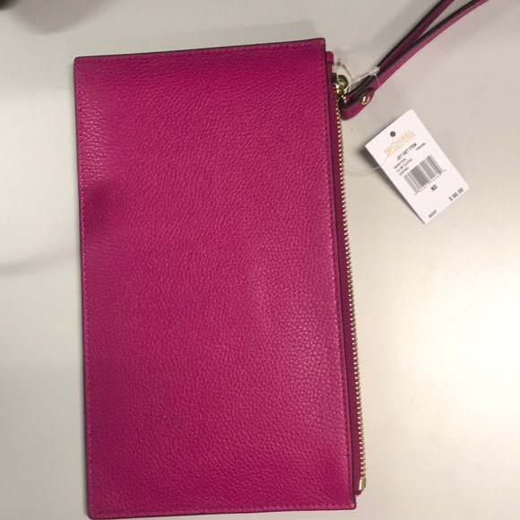 Authentic Michael Kors Large ZIP clutch NWT - Picture 2 of 6